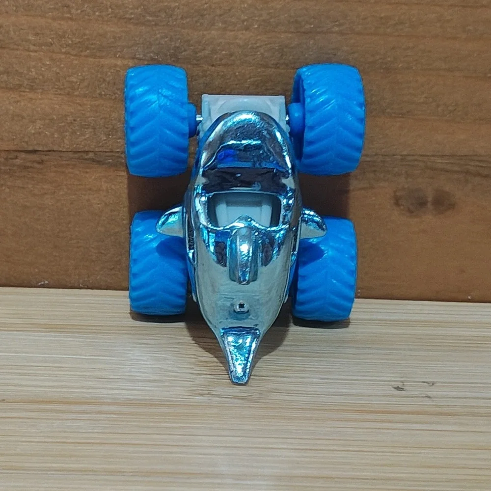 Monster Jam Mini Megalodon Chrome Blue Truck HTF Rare 1/87 Series 8 2022